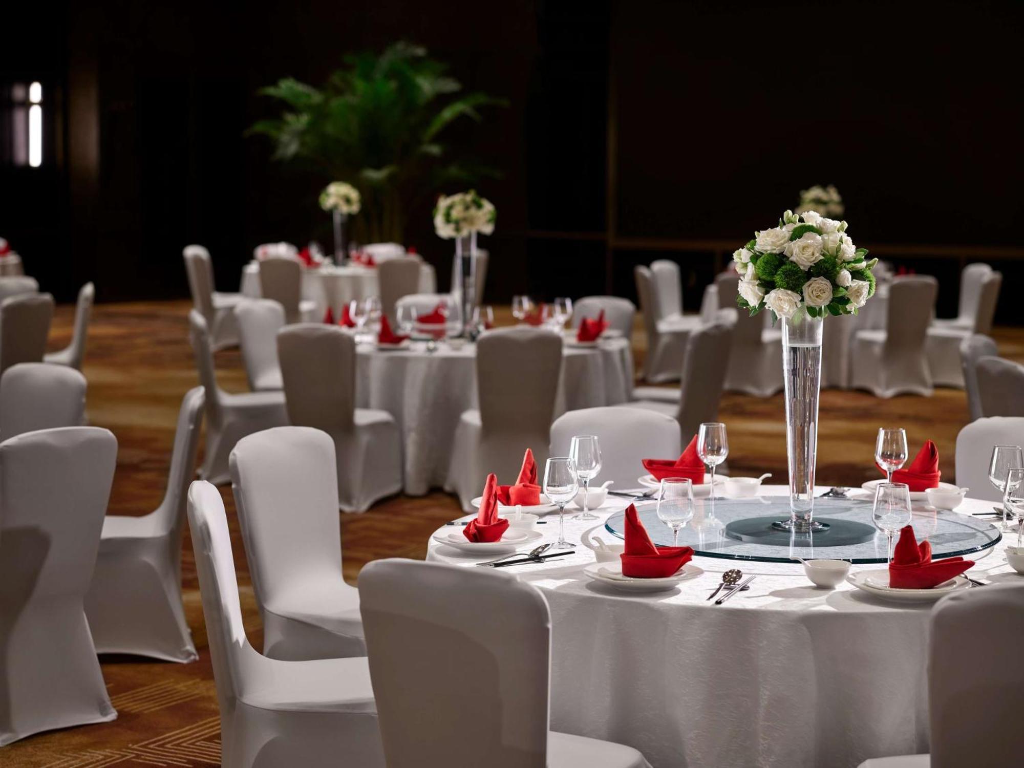 Hilton Jiaxing Hotel Exterior photo